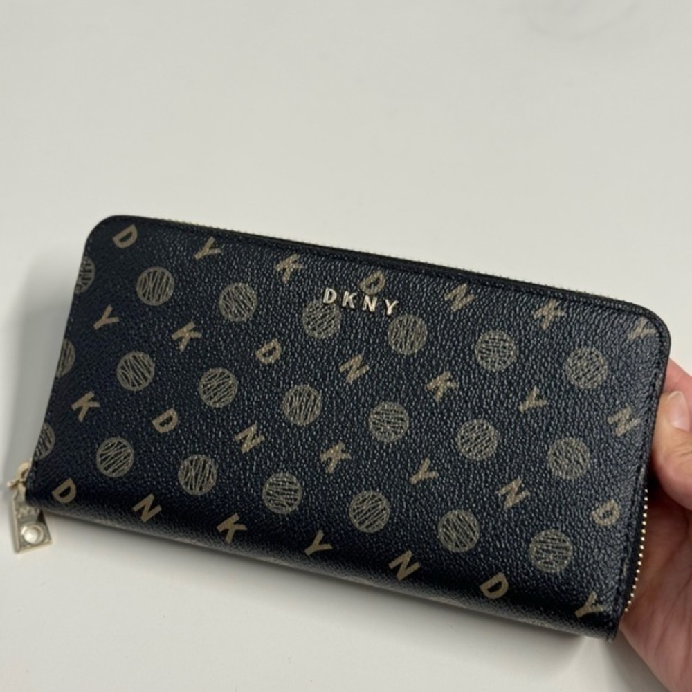 DKNY Bryant Heritage Logo Large Zip-Around Wallet Ebony Bright Red